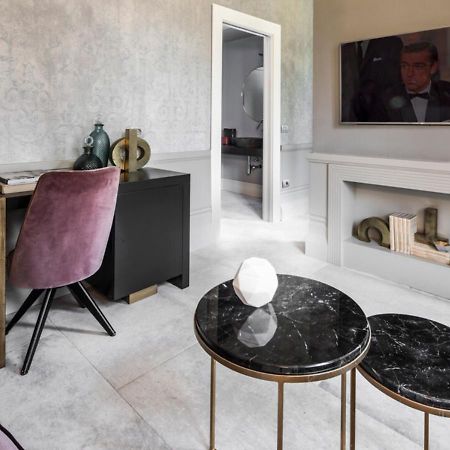 Palazzo Cornalia Hotel Milan Luaran gambar Interior of a suite at the hotel