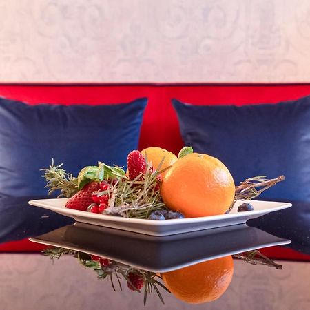 Palazzo Cornalia Hotel Milan Luaran gambar A fruit salad
