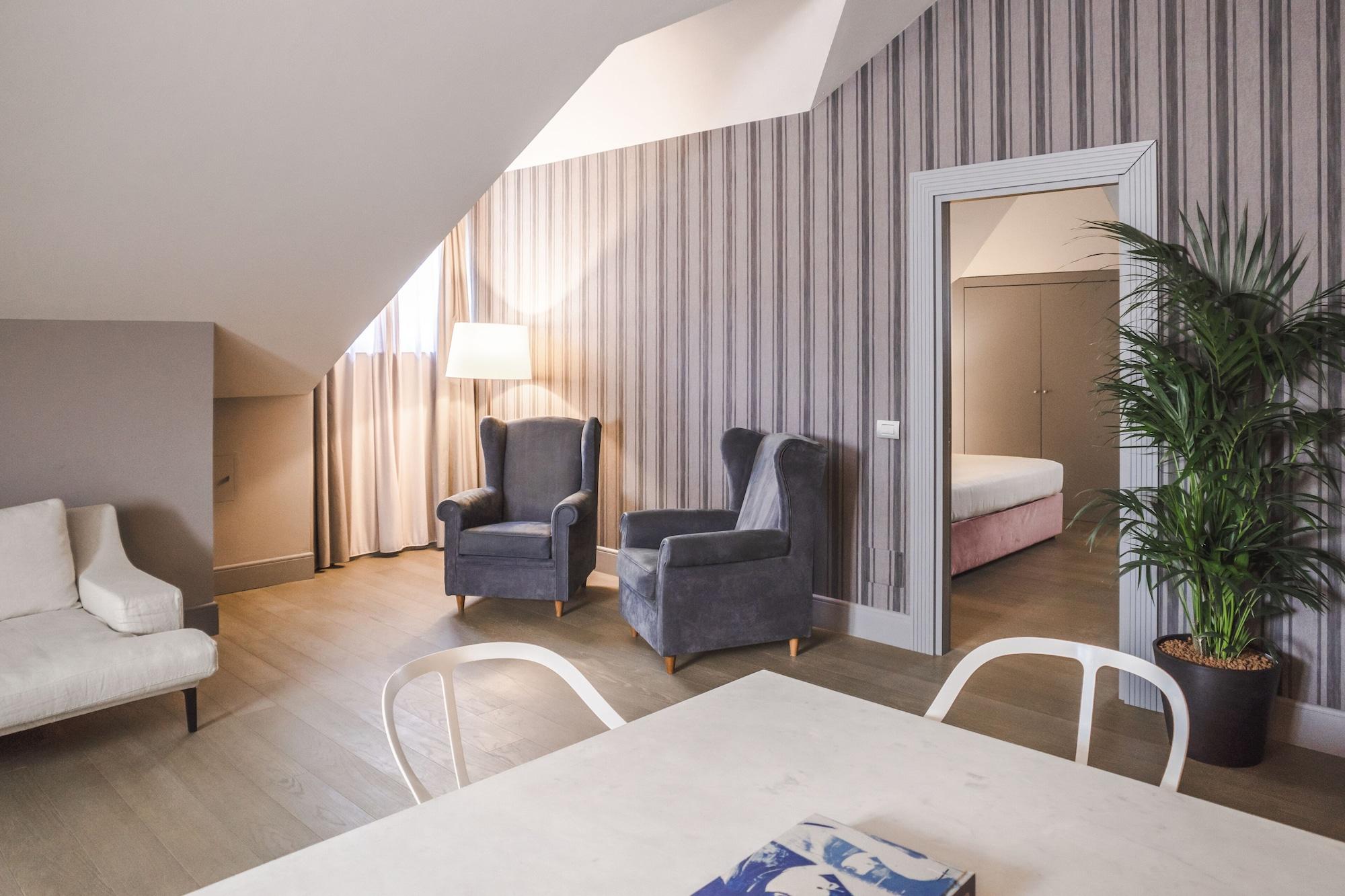 Palazzo Cornalia Hotel Milan Luaran gambar A suite at the hotel