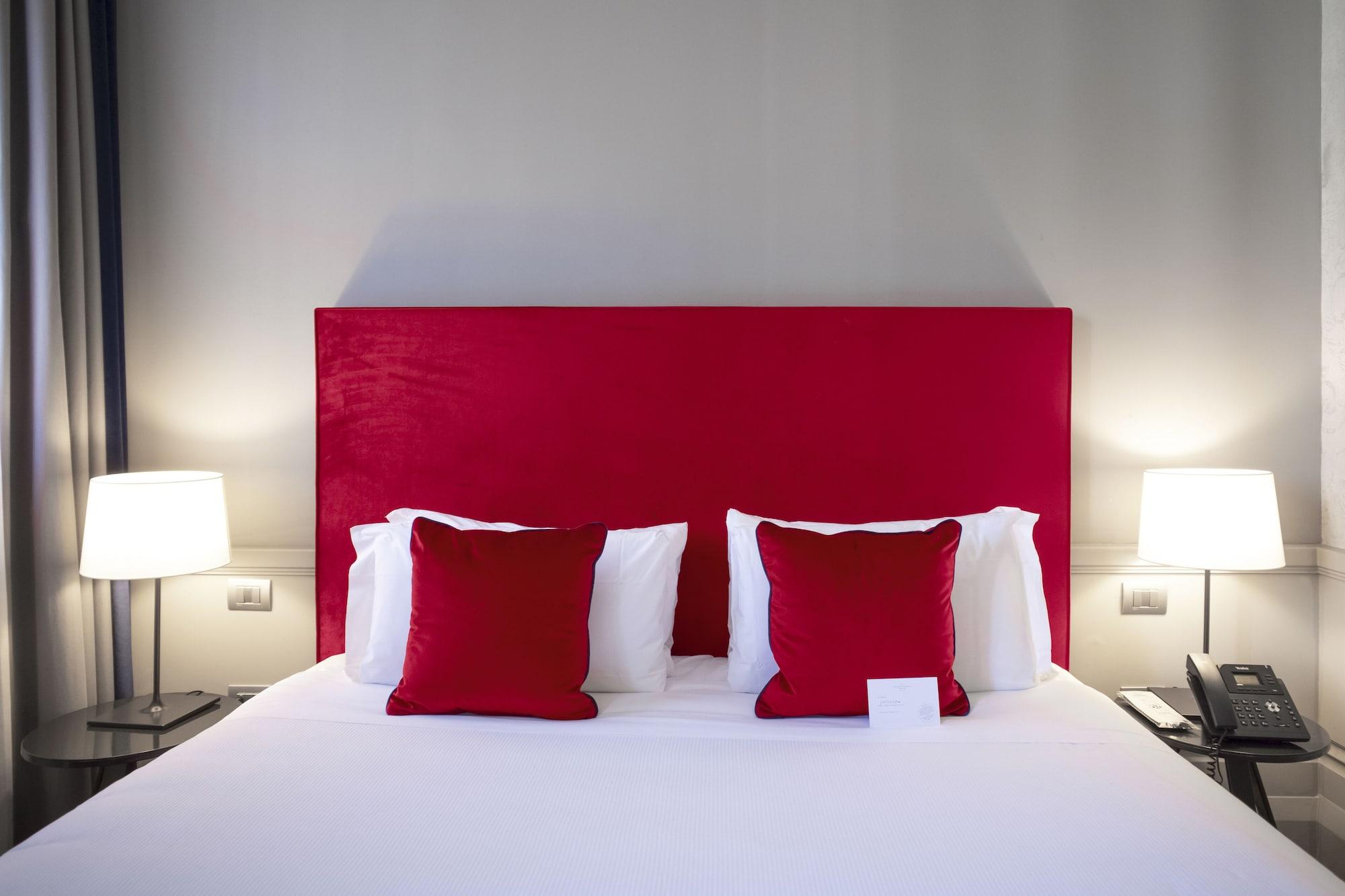 Palazzo Cornalia Hotel Milan Luaran gambar A room at the hotel